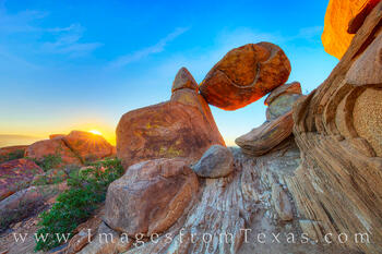 Balanced Rock Sunburst 117-1