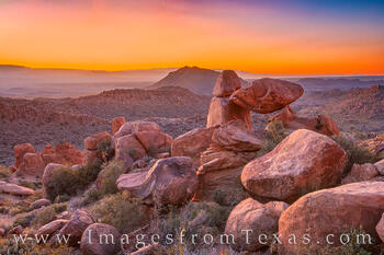 Balanced Rock Sunrise 117-1
