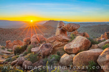 Balanced Rock Sunrise 117-4