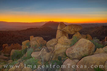 Light Painting at Balanced Rock 117-1