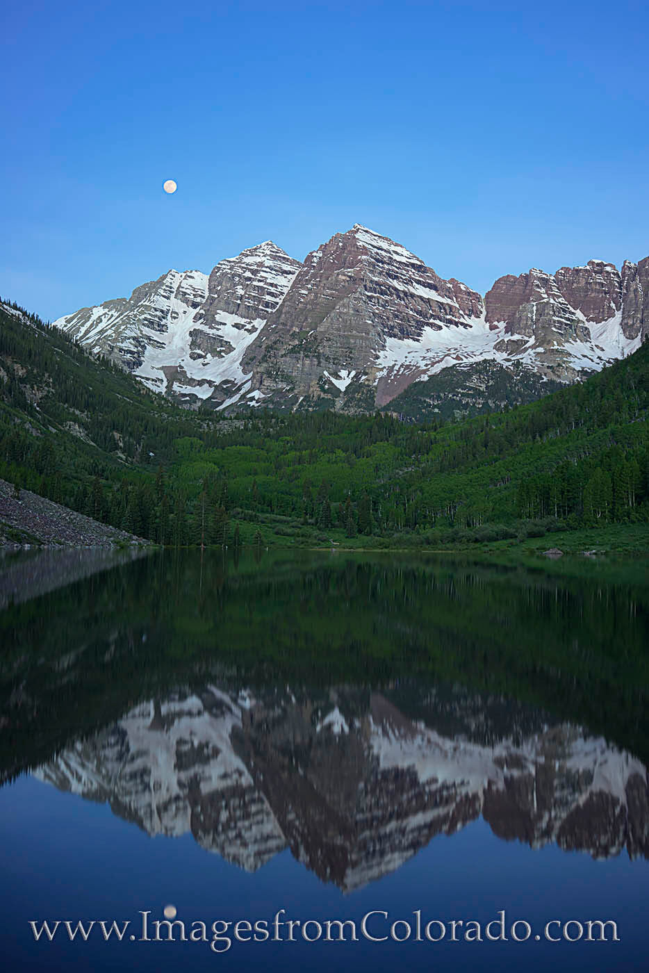 Maroon Bells Morning Moonset 1