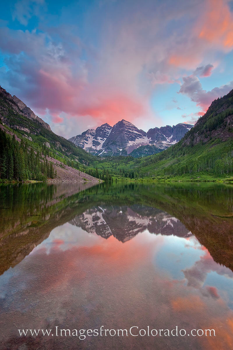 Sunset at the Maroon Bells 1 Maroon Lake is one of the most photographed locations in Colorado, but a majority of photographers visit this area at sunrise...