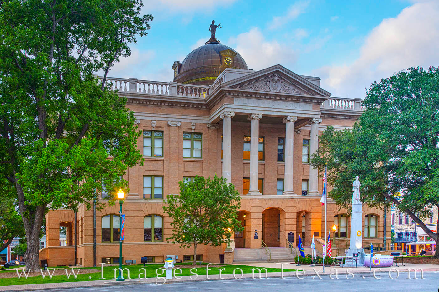 Williamson County Courthouse - Georgetown 522-1 The Williamson County Courthouse resides in Georgetown, Texas. The neoclassical building was designed by Charles Henry Page in...